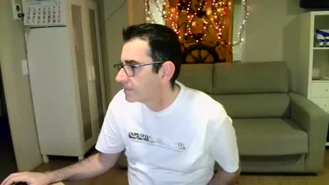 Snapshot of kalem48 chatting on December 15, 2024, 1:35 am MusicMen49 online show from December 15, 2024, 1:35 am