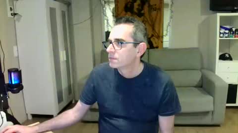 Snapshot of kalem48 chatting on January 27, 2025, 12:33 am MusicMen49 online show from January 27, 2025, 12:33 am