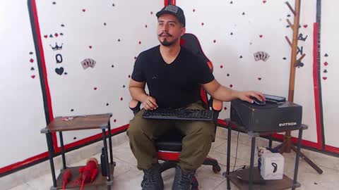 Snapshot of kalethbigdick88 chatting on September 17, 2025, 2:52 pm Kaleth online show from September 17, 2025, 2:52 pm