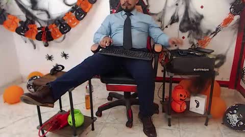 Snapshot of kalethbigdick88 chatting on October 23, 2025, 11:57 pm Kaleth online show from October 23, 2025, 11:57 pm