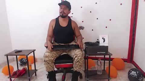 Snapshot of kalethbigdick88 chatting on November 4, 2025, 2:43 am Kaleth online show from November 4, 2025, 2:43 am