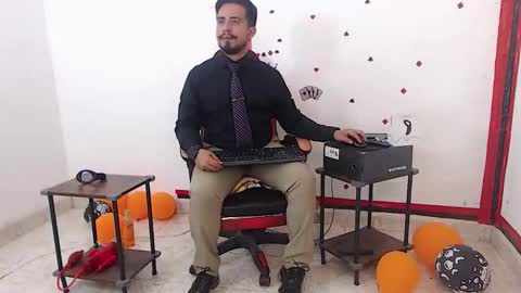 Snapshot of kalethbigdick88 chatting on November 10, 2025, 2:43 am Kaleth online show from November 10, 2025, 2:43 am