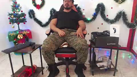 Snapshot of kalethbigdick88 chatting on November 22, 2025, 2:49 pm Kaleth online show from November 22, 2025, 2:49 pm