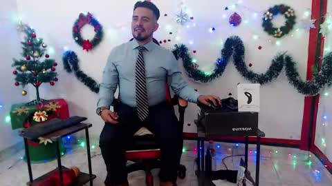 Snapshot of kalethbigdick88 chatting on November 25, 2025, 7:52 am Kaleth online show from November 25, 2025, 7:52 am