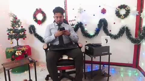 Snapshot of kalethbigdick88 chatting on November 27, 2025, 8:55 pm Kaleth online show from November 27, 2025, 8:55 pm