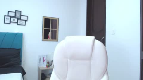 Snapshot of kam_lopez chatting on January 27, 2025, 10:49 pm Kamilalopez online show from January 27, 2025, 10:49 pm