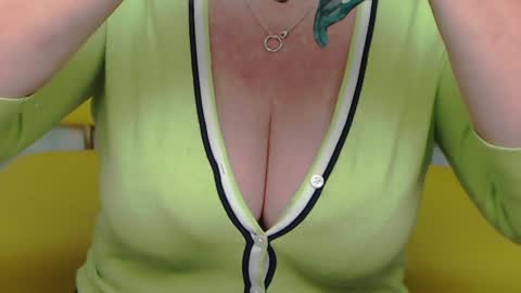 KamaliaSim online show from January 25, 2025, 11:32 pm