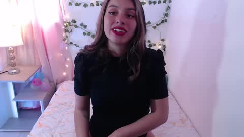 Snapshot of kamilew chatting on September 18, 2025, 6:32 pm kamilew online show from September 18, 2025, 6:32 pm
