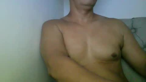 Snapshot of kamilo69_ chatting on December 14, 2025, 1:55 am Kamilo online show from December 14, 2025, 1:55 am