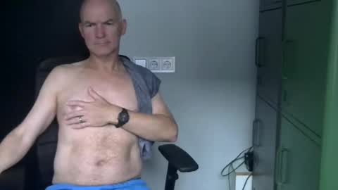 Robbie online show from October 16, 2025, 3:35 pm