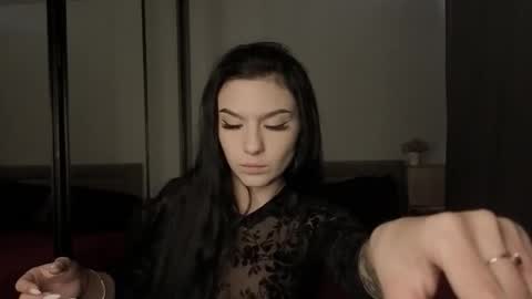 kara_life online show from October 1, 2025, 1:44 am