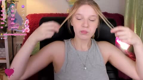 Snapshot of karambamoon chatting on January 19, 2025, 12:17 am Lera online show from January 19, 2025, 12:17 am