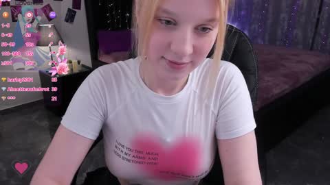 Snapshot of karambamoon chatting on January 25, 2025, 9:14 pm Lera online show from January 25, 2025, 9:14 pm