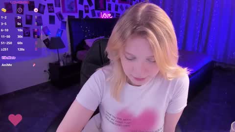 Snapshot of karambamoon chatting on March 7, 2025, 9:06 pm Lera online show from March 7, 2025, 9:06 pm