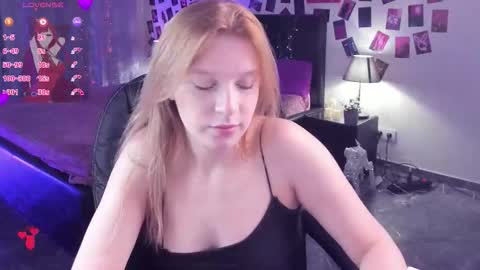 Snapshot of karambamoon chatting on October 25, 2025, 8:58 pm Lera online show from October 25, 2025, 8:58 pm