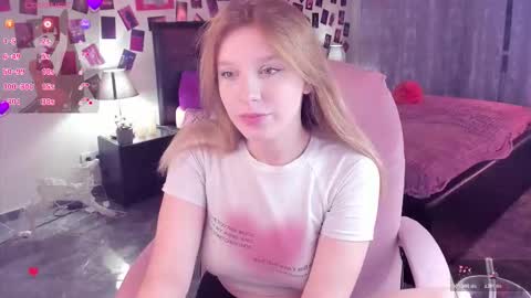 Snapshot of karambamoon chatting on November 5, 2025, 9:04 pm Lera online show from November 5, 2025, 9:04 pm