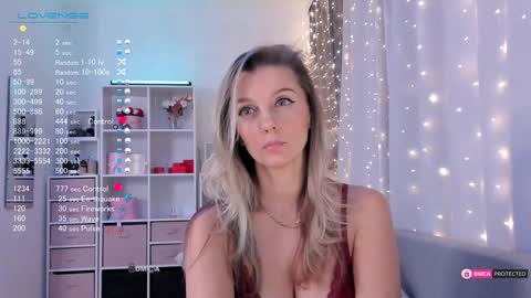 Julia online show from January 25, 2025, 9:04 pm