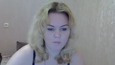 karennelsonx online show from March 4, 2025, 10:35 am