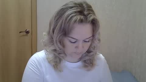 karennelsonx online show from October 14, 2025, 10:27 am