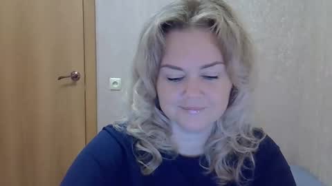 karennelsonx online show from October 20, 2025, 7:20 am