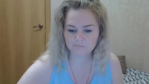 karennelsonx online show from November 14, 2025, 8:18 pm