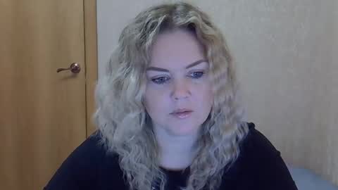 karennelsonx online show from November 27, 2025, 1:13 pm