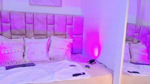 kariina_wong online show from November 28, 2025, 7:49 pm