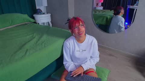 Snapshot of karin_ks chatting on February 5, 2025, 6:13 am Karina online show from February 5, 2025, 6:13 am