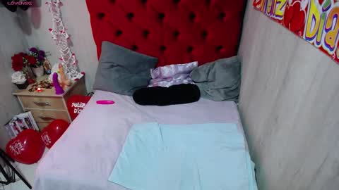 Snapshot of karina__milf chatting on September 9, 2025, 8:19 pm KARINA MILF online show from September 9, 2025, 8:19 pm
