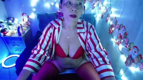 Snapshot of karina__milf chatting on November 26, 2025, 4:13 am KARINA MILF online show from November 26, 2025, 4:13 am