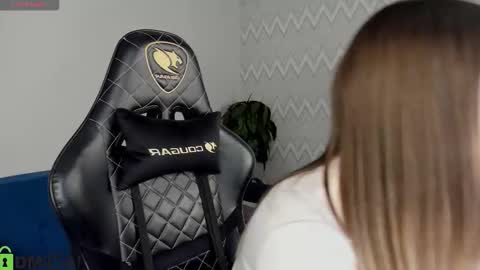 karina_broks online show from November 13, 2025, 11:31 am