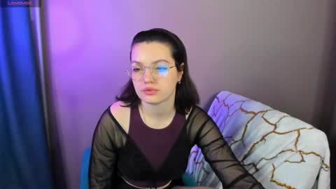 karina online show from December 15, 2025, 3:44 am