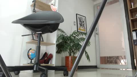 Snapshot of karinbellee chatting on February 10, 2025, 3:21 pm Karin online show from February 10, 2025, 3:21 pm