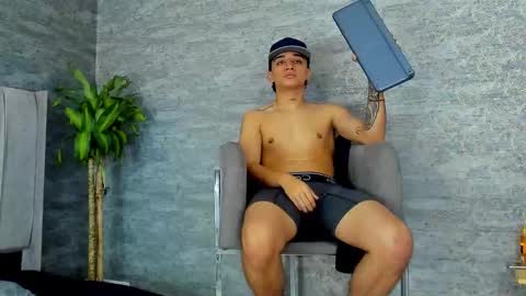 Snapshot of karl_starboy_ chatting on December 15, 2025, 7:56 am Karl online show from December 15, 2025, 7:56 am