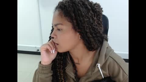 karla_cg online show from February 22, 2025, 7:47 pm