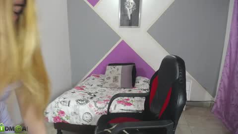 Karla online show from December 21, 2024, 2:04 pm