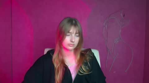 Snapshot of karla_flower chatting on September 16, 2025, 5:08 am Karla online show from September 16, 2025, 5:08 am