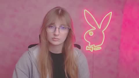 Snapshot of karla_flower chatting on October 8, 2025, 12:25 pm Karla online show from October 8, 2025, 12:25 pm