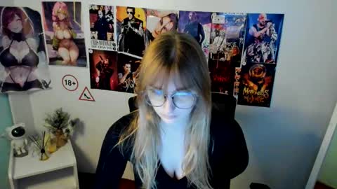 Snapshot of karla_flower chatting on October 9, 2025, 12:47 pm Karla online show from October 9, 2025, 12:47 pm