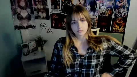 Snapshot of karla_flower chatting on October 26, 2025, 1:17 pm Karla online show from October 26, 2025, 1:17 pm