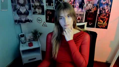 Snapshot of karla_flower chatting on November 10, 2025, 1:32 pm Karla online show from November 10, 2025, 1:32 pm