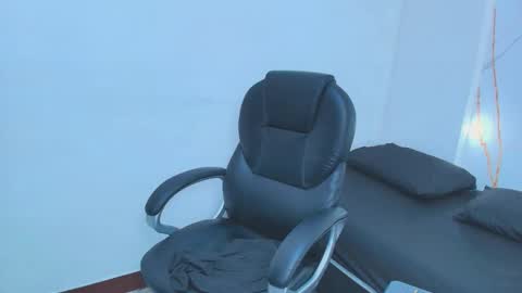 Snapshot of karla_hilton1 chatting on November 20, 2025, 11:32 am karla_hilton1 online show from November 20, 2025, 11:32 am