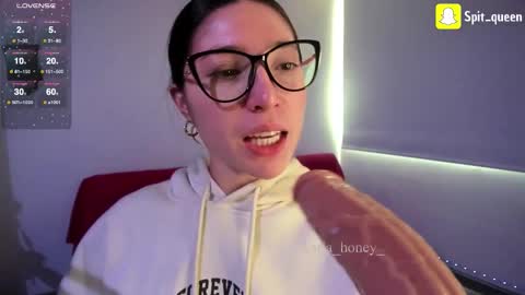 Snapshot of karla_honey_ chatting on September 13, 2025, 8:30 pm Karla online show from September 13, 2025, 8:30 pm