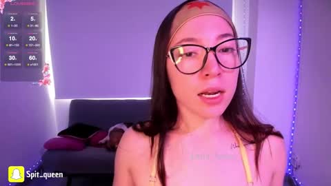 Snapshot of karla_honey_ chatting on October 27, 2025, 9:19 pm Karla online show from October 27, 2025, 9:19 pm