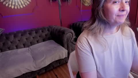 Snapshot of karlaa_evanss chatting on November 23, 2025, 3:28 am carla online show from November 23, 2025, 3:28 am