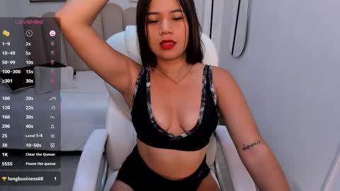 Snapshot of karliie_kloss_ chatting on November 19, 2025, 3:50 am karliie kloss online show from November 19, 2025, 3:50 am