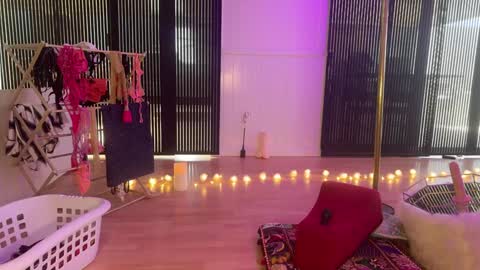 Snapshot of karmarosexx chatting on December 27, 2024, 3:31 am KarmaRosexx online show from December 27, 2024, 3:31 am