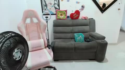 Snapshot of karol_naughty chatting on March 2, 2025, 11:18 am online show from March 2, 2025, 11:18 am