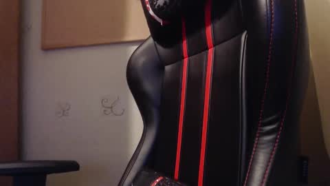 Karol  online show from November 2, 2025, 9:39 pm