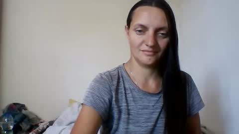 karolinacel online show from September 14, 2025, 2:27 pm
